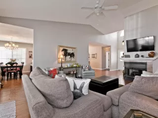 Photo #6: 2239986 Listing 