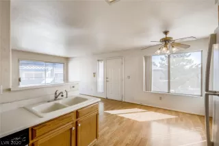 Photo #4: 2240000 Listing