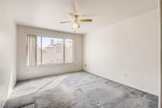 Photo #5: 2240000 Listing