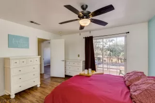 Photo #3: 2240001 Listing