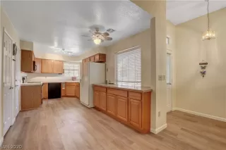 Photo #4: 2240043 Listing 