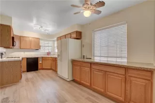 Photo #5: 2240043 Listing 