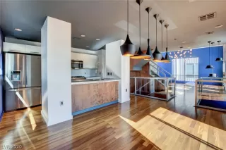 Photo #3: 2240044 Listing