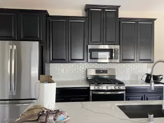 Photo #4: 2240046 Listing