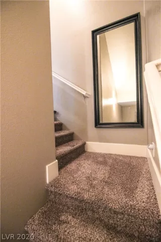 Photo #4: 2240100 Listing