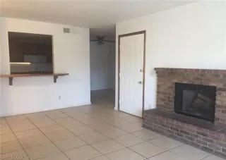 Photo #3: 2240111 Listing