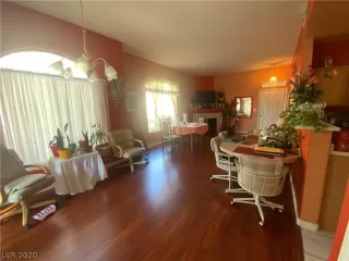 Photo #4: 2240138 Listing