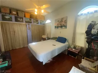 Photo #5: 2240138 Listing