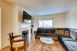 Photo #1: 2240146 Listing 