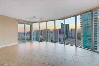 Photo #3: 2240169 Listing