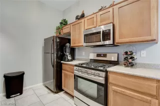 Photo #6: 2240175 Listing