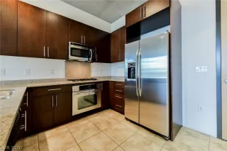 Photo #1: 2240195 Listing