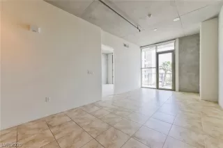 Photo #6: 2240195 Listing