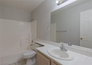 Photo #3: 2240201 Listing