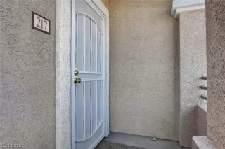 Photo #4: 2240272 Listing