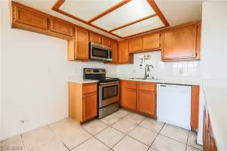 Photo #1: 2240274 Listing