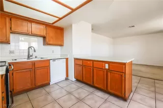 Photo #2: 2240274 Listing