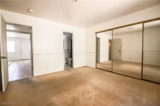 Photo #4: 2240274 Listing