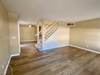 Photo #5: 2240380 Listing 