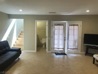 Photo #5: 2240381 Listing