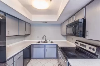 Photo #3: 2240404 Listing 