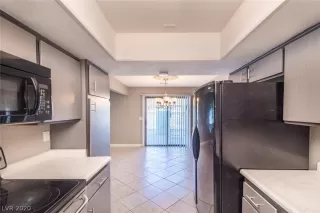 Photo #4: 2240404 Listing 