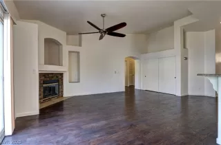 Photo #5: 2240478 Listing 