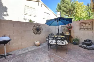 Photo #5: 2240486 Listing