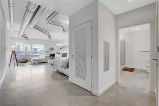 Photo #2: 2240489 Listing