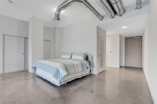 Photo #4: 2240489 Listing