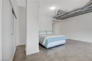 Photo #5: 2240489 Listing