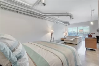 Photo #6: 2240489 Listing