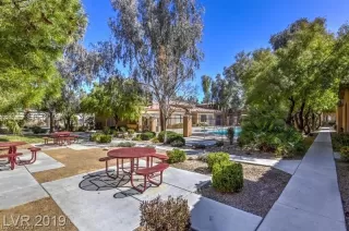 Photo #5: 2240532 Listing 