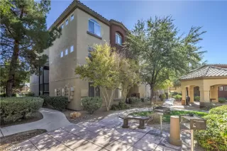 Photo #1: 2240534 Listing