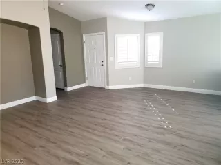 Photo #5: 2240550 Listing