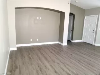 Photo #6: 2240550 Listing