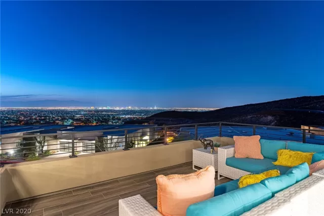 MLS: 2240587 Condo For Sale