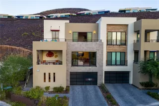 Photo #1: 2240587 Listing 