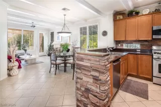 Photo #3: 2240597 Listing 