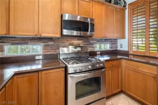 Photo #4: 2240597 Listing 