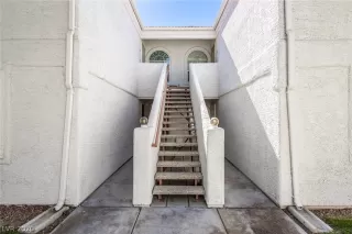 Photo #1: 2240616 Listing