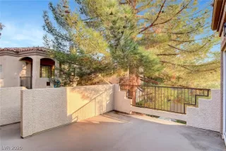 Photo #3: 2240620 Listing