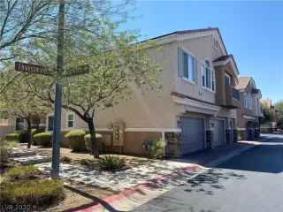 Photo #1: 2240649 Listing