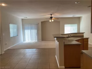 Photo #4: 2240649 Listing