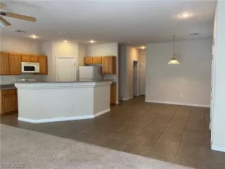 Photo #6: 2240649 Listing