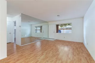 Photo #6: 2240704 Listing