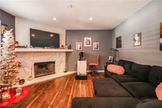 Photo #3: 2240754 Listing