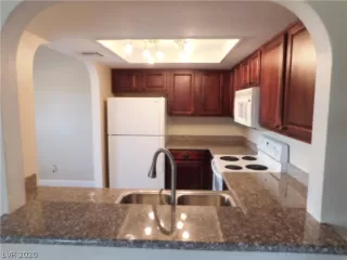 Photo #3: 2240770 Listing 