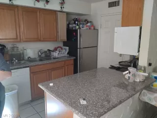 Photo #3: 2240817 Listing 