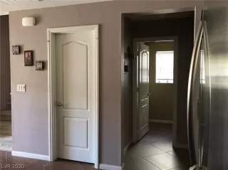 Photo #3: 2240835 Listing